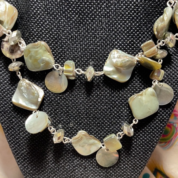 Shell Multi-layered Bead Shell Necklace - Picture 2 of 3